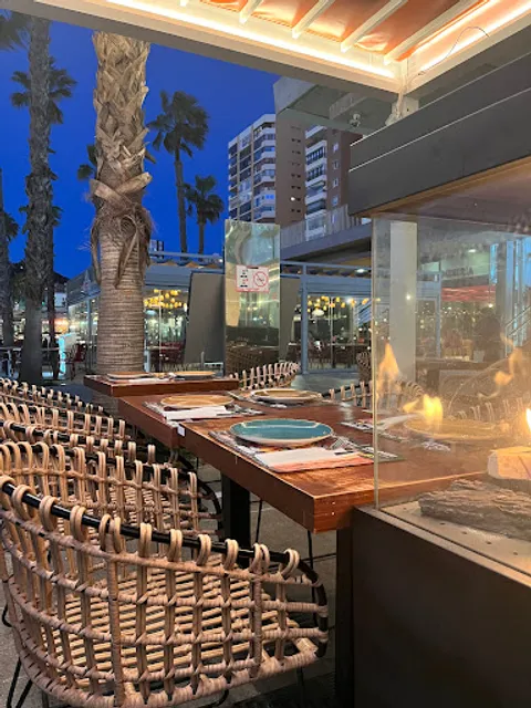 Amigos Muelle Uno - Restaurante Indio Mexicano