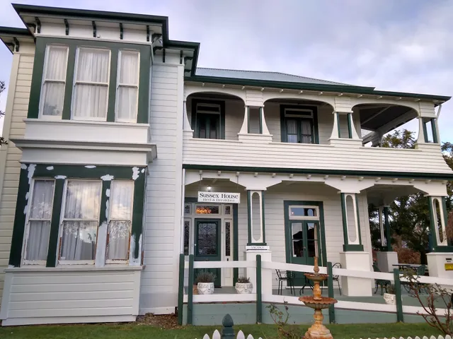 Sussex House Bed & Breakfast
