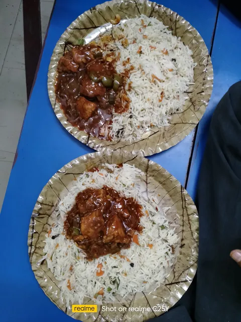 MOM'S Kitchen - Cloud Kitchen