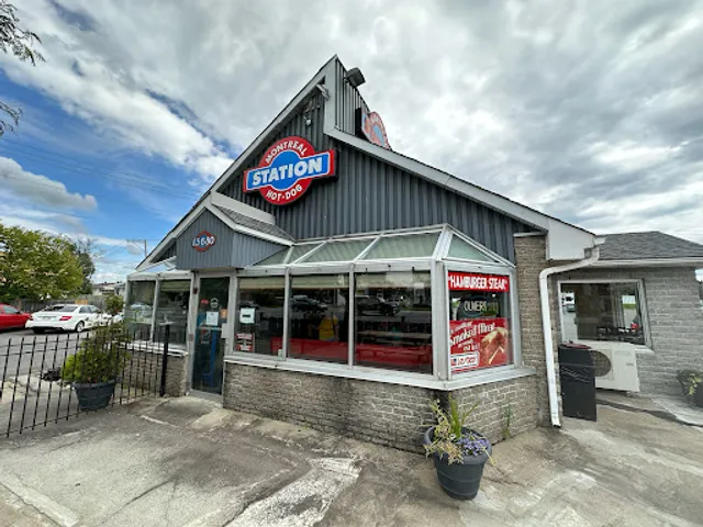 Montreal Station Hot Dogs