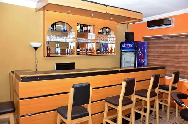 Vibes Restaurant and Lounge