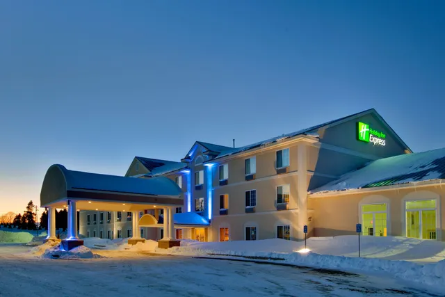 Holiday Inn Express & Suites Cadillac by IHG