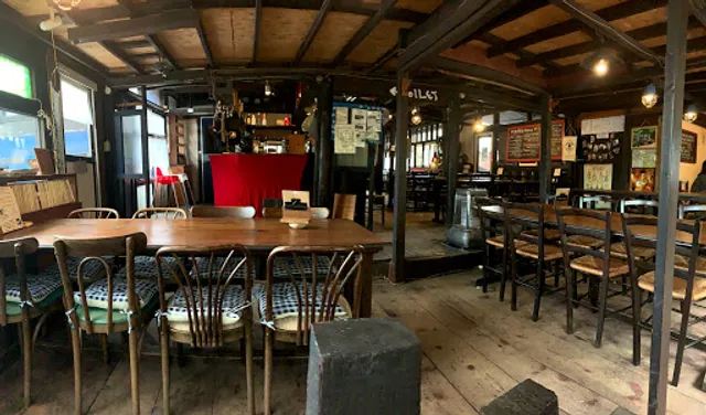 木𫞂舎 Vert Fonce