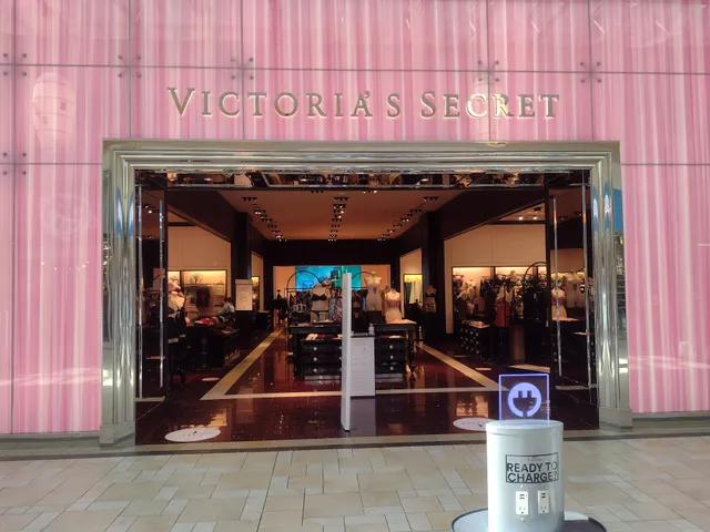 Victoria's Secret & PINK