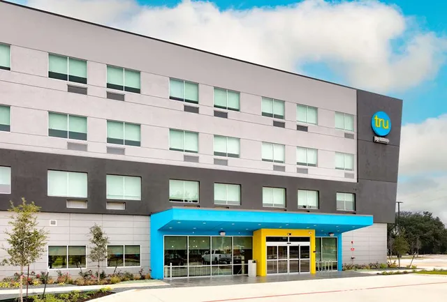 Tru by Hilton Austin NW Arboretum