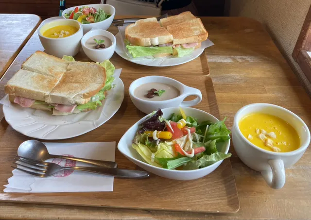 サンドイッチハウス