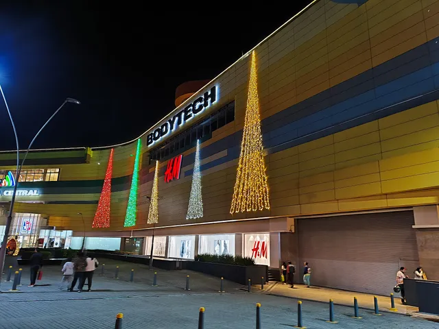 Centro Comercial Plaza Central