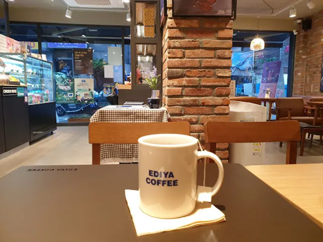 Ediya Coffee Yongsan Cheongpa Branch