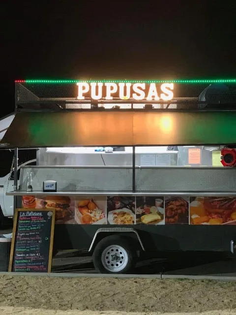 Oira's Food Truck Park - Food Court