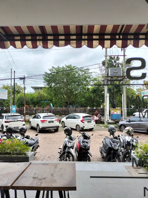 Put & Key Coffee and Eatery