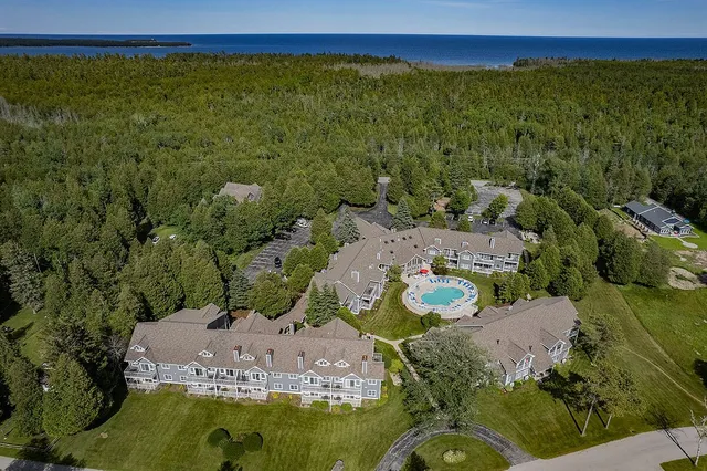 Baileys Harbor Yacht Club Resort