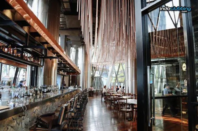 Bluegrass Bar & Grill