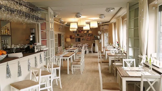 Tymczasem Restauracja & Kawiarnia