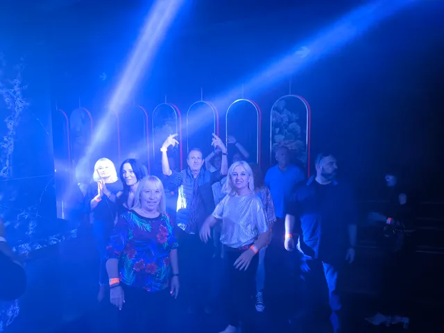 Azza: Discoteca Valencia