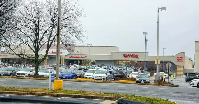 Leesburg Pike Plaza