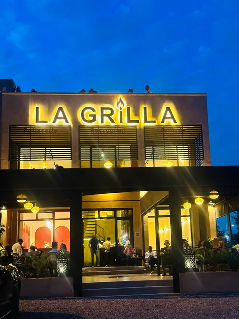 La Grilla : Cafe,Restaurant, Grillade