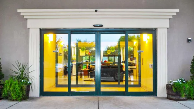 Magnuson Grand Hotel