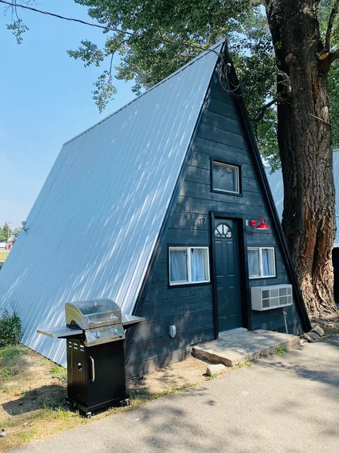 Trailhead Cabins & Lodging