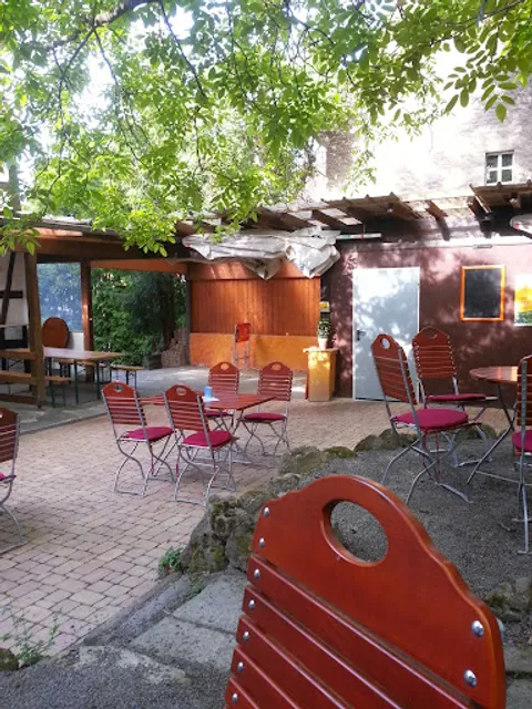 Wirtshaus zur Hexenscheuer Restaurant mit Biergarten
