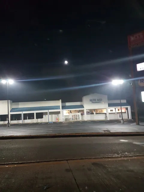 Pierce At Riverside Drive Center