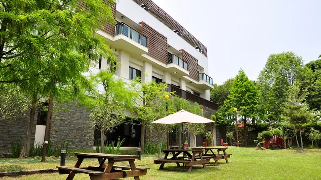 One City One Vacation Farm