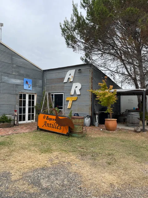 Art Shack @ Wilgabah Farm Accommodation