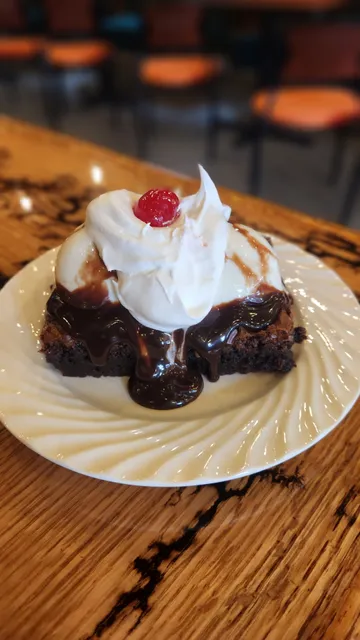 STEM Wine & Desserts