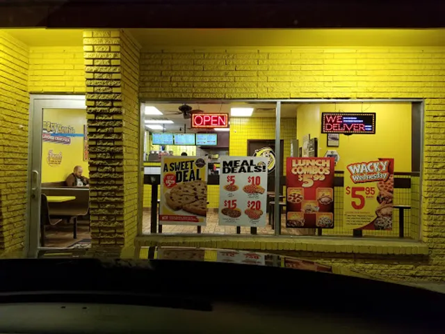 Hungry Howie's Pizza & Subs