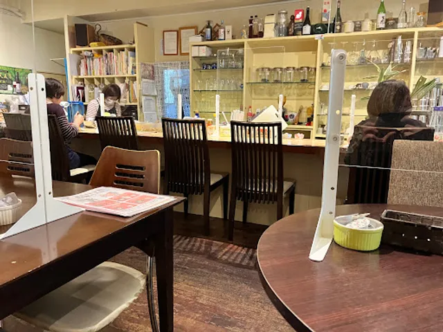 カフェ Ｔ−ＢＩＲＤ