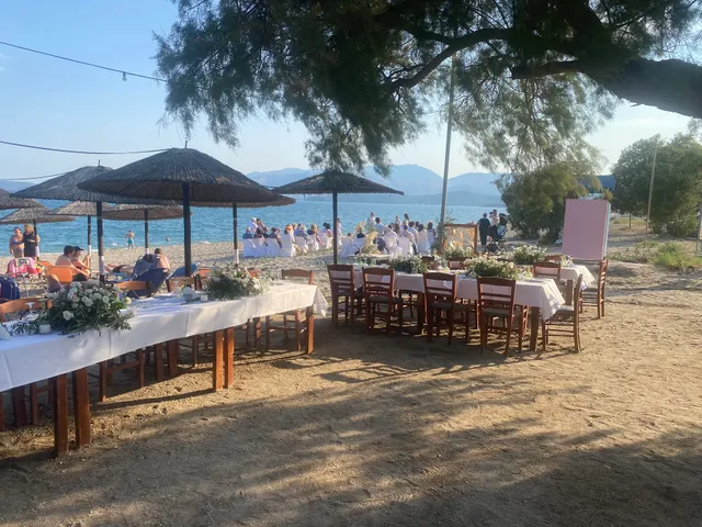 Εστιατόριο Καφέ Δεμέστιχας Σωτήρης (Μιχάλης Jr & Πηνελόπη)