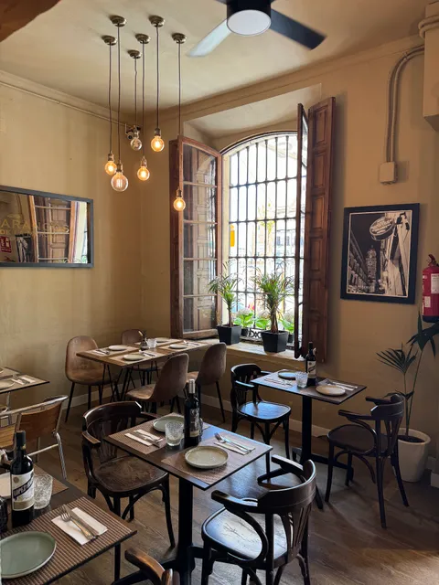 Los Marangós Plaza de la Merced | Tapas y Comida Española