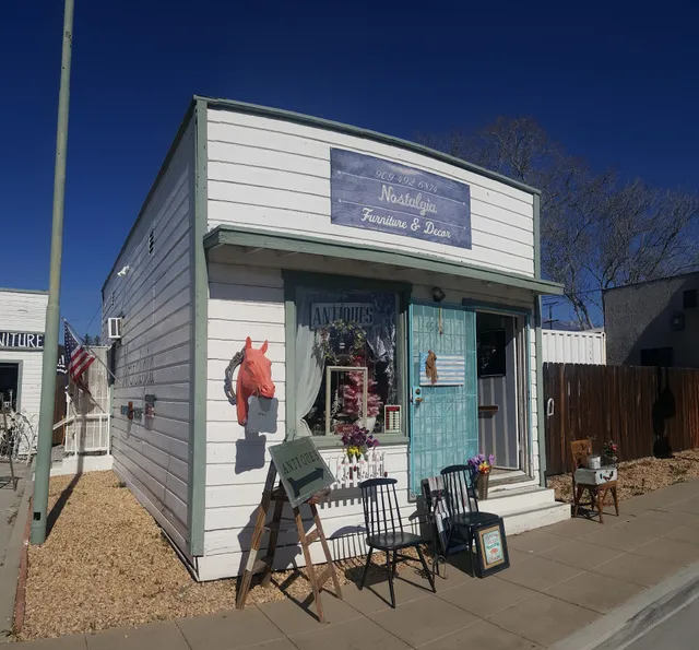 Nostalgia Furniture & Decor