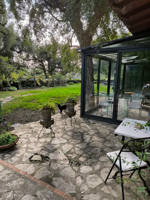 Luminoso open space nei pressi dell'ospedale San Pietro, nel cuore di Roma nord: CasadeiLeoni