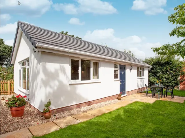 Lapwing Lodge Self Catering Cottage and Ploversfield Bed and Breakfast