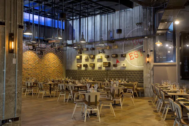 Clifford’s Grill & Lounge