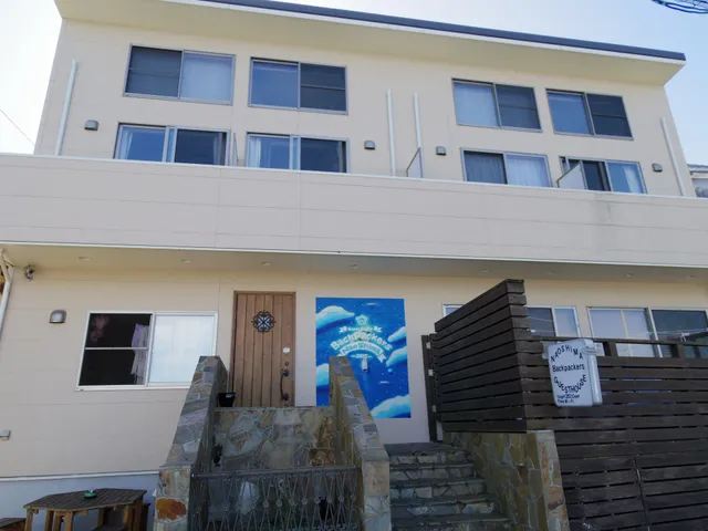 Naoshima Backpackers