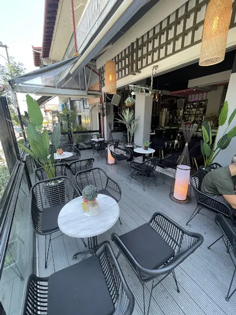 KENZO Coffee Brunch & Shisha