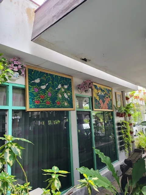 Ayam Goreng Suharti - Laksda Adisucipto