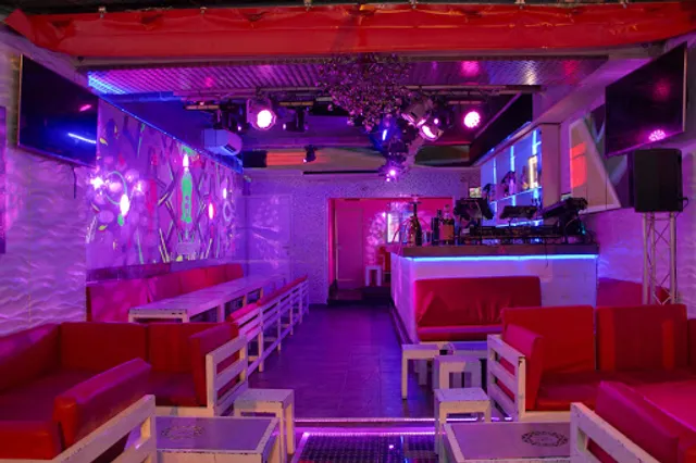 Tsar Folie's St. Tropez