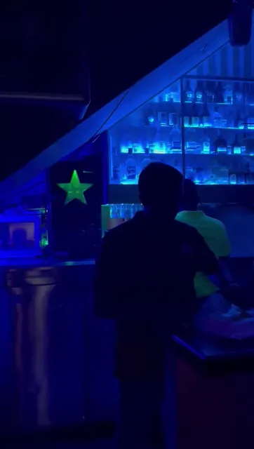 Voluptua Club Swinger