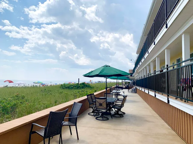 Abellona Inn & Suites