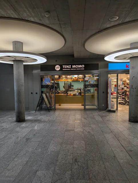 Tenz Momo Chur Bahnhof