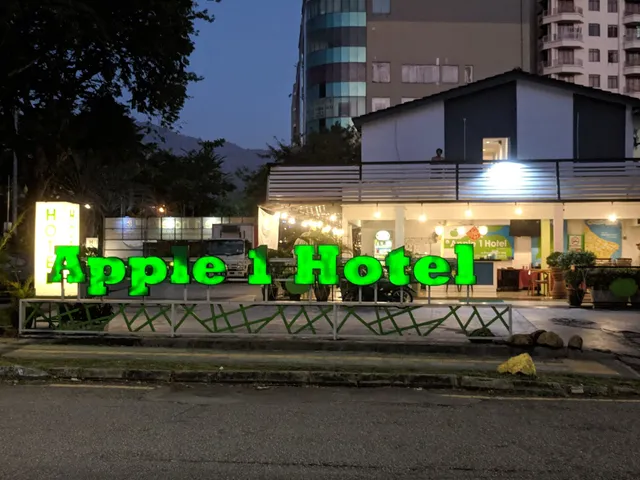 Apple 1 Hotel Gurney