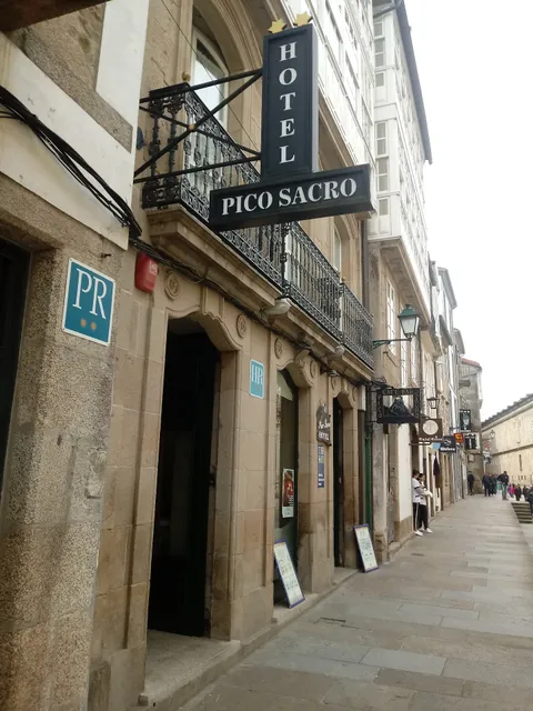 HOTEL PICO SACRO II