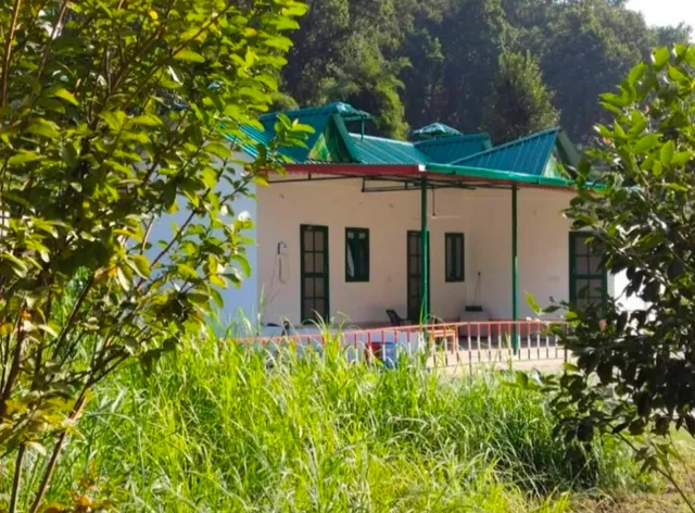 Corbett Hill Center River Homestay