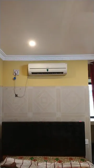 Hotel Meera Multi Cuisine Restaurant