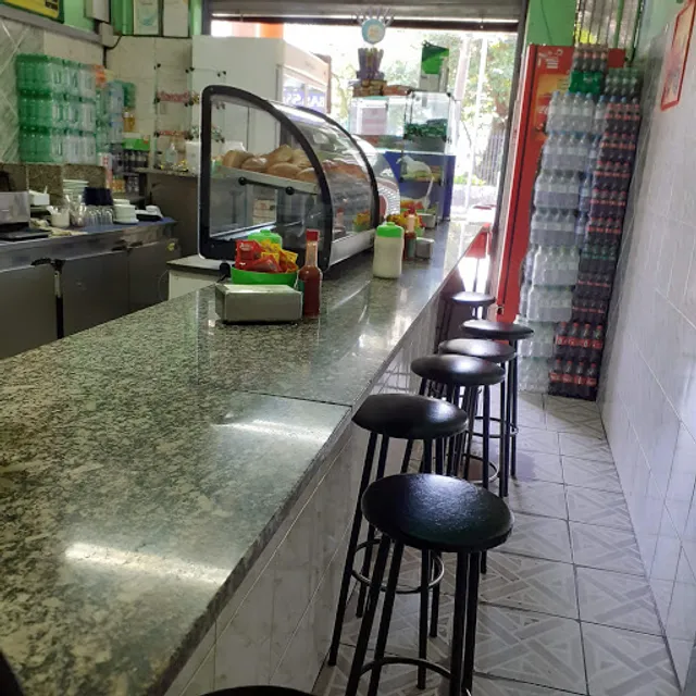 Pastelaria Meu Cantinho