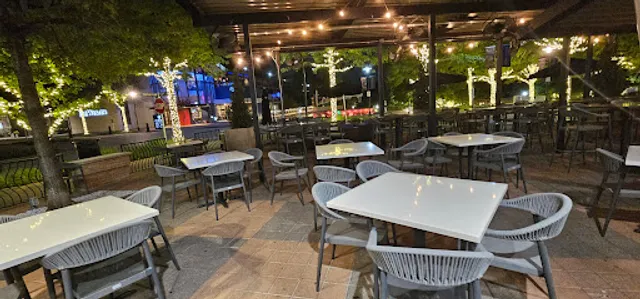 Bar Louie - The Woodlands