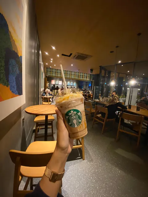 Starbucks Golden City