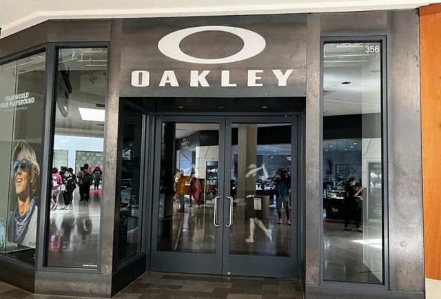 OAKLEY